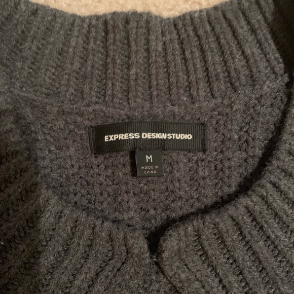 Express sweater - Picture 3 of 5